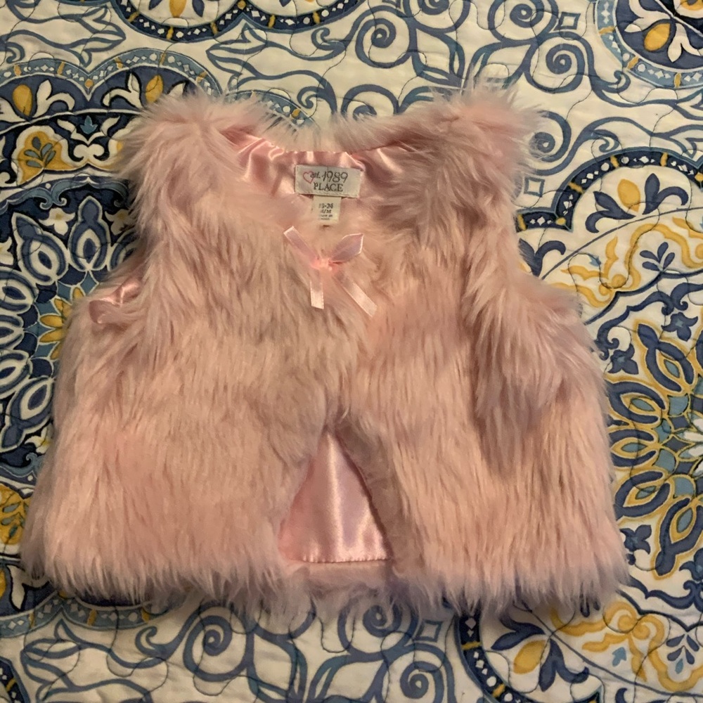 The Children’s Place Pink Fuzzy Vest Sz 18-24(M)